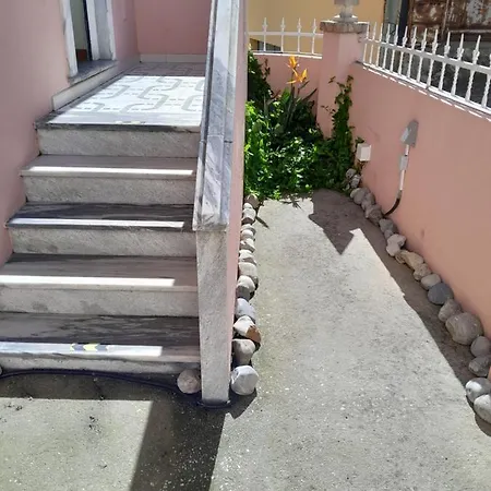 בית אירוח Beach,surf, Hiking And מסיירה